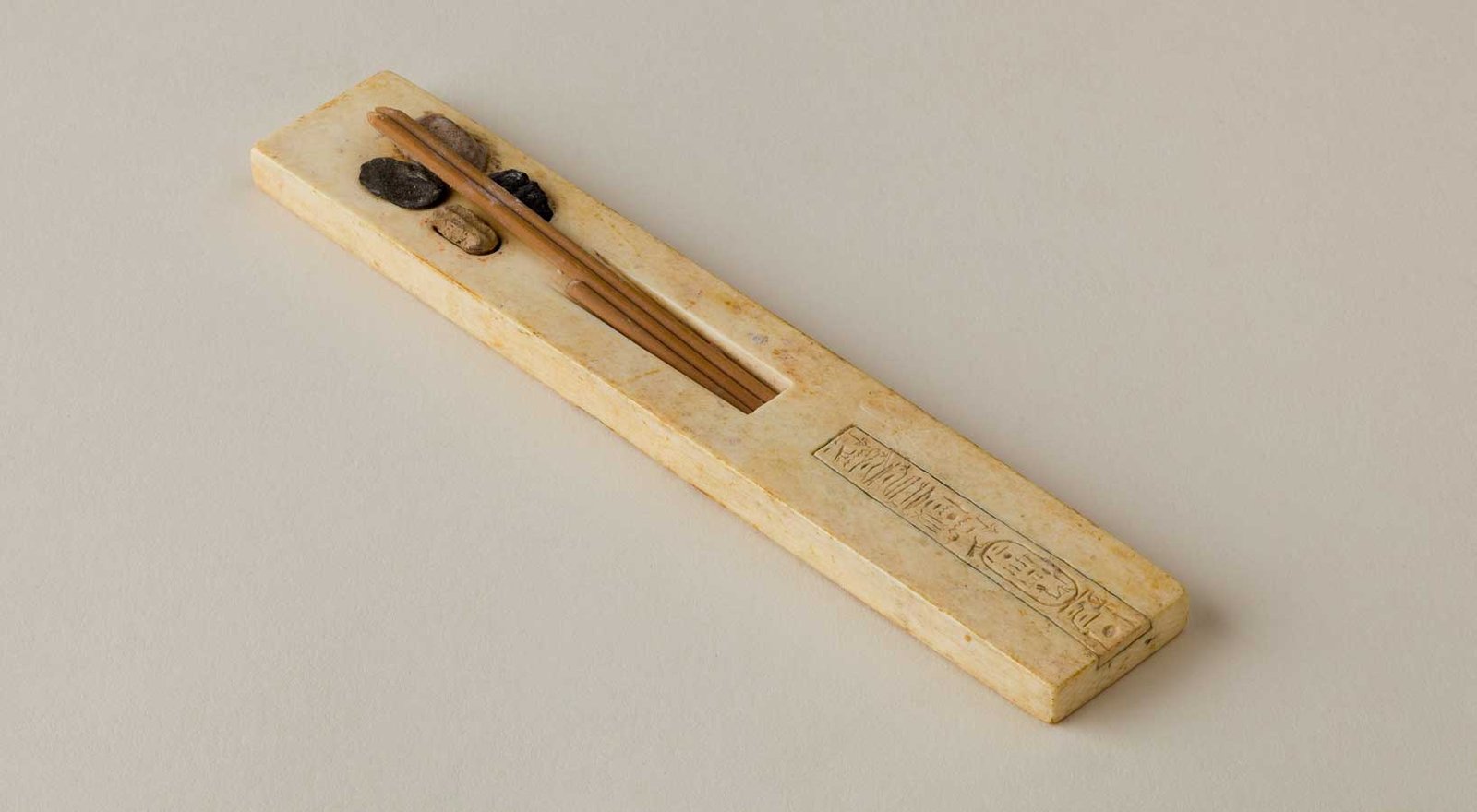 Princess Meketaten palette and brush